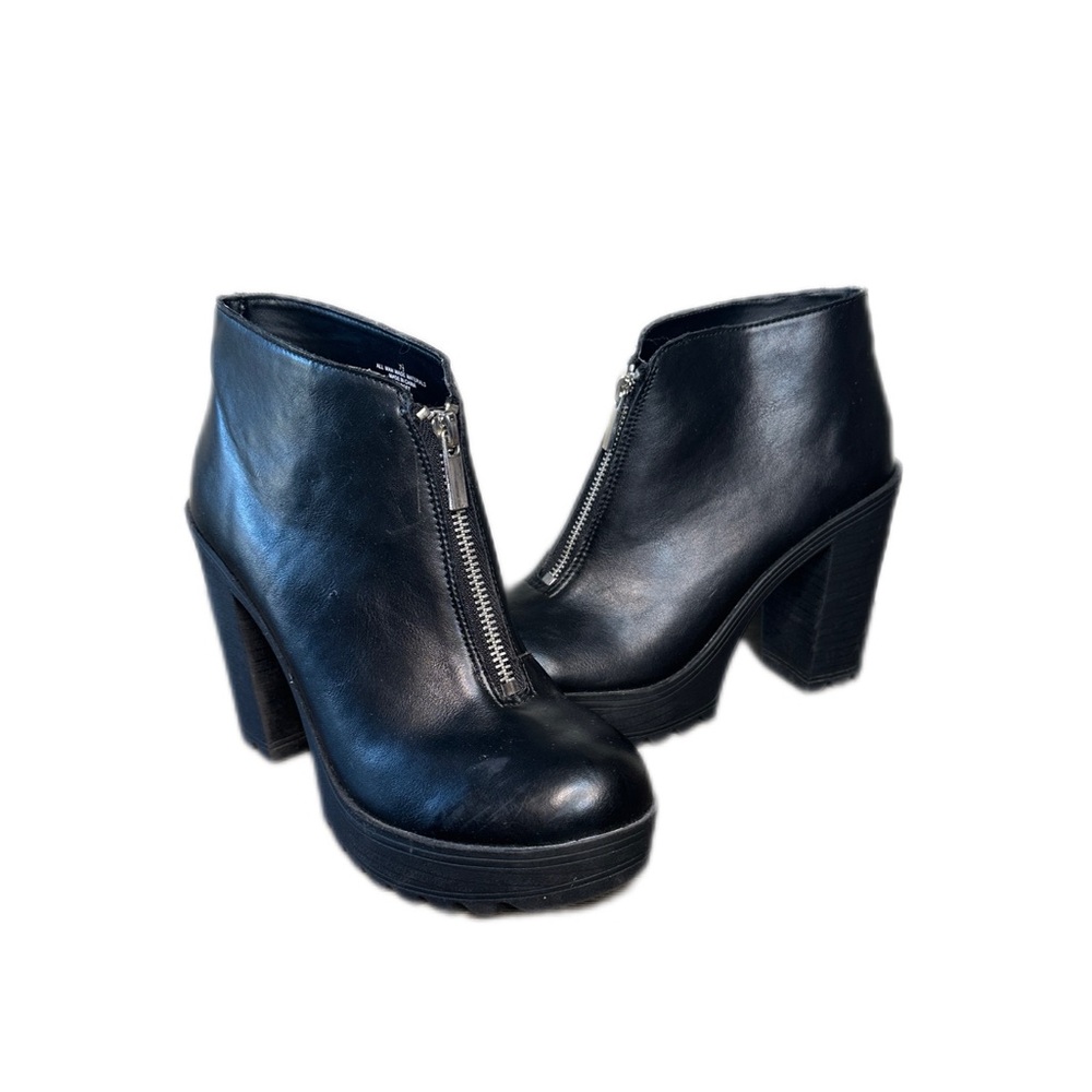 Black Chunky Heel Ankle Booties Size 7.5